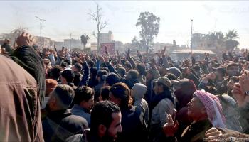 احتجاجات في الرقة تطالب بمحاسبة قاتل المعلمة (علي الكردي/العربي الجديد)