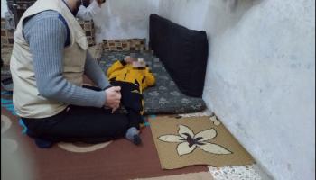  العلاج الفيزيائي للمصابين في منازلهم بإدلب السورية ( جمعية  الإخاء التطوعي)