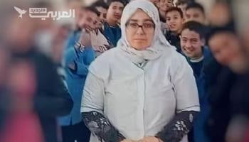 جريمة تهز الجزائر.. تلميذ يطعن أستاذته بخنجر في الظهر	