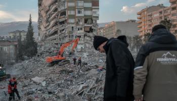 من أضرار الزلزال في كهرمان مرعش التركية (بولنت كيليتش/ فرانس برس)
