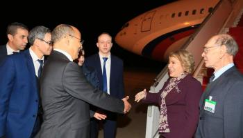 وصول رئيسة مجلس الاتحاد الروسي إلى الجزائر (فيسبوك)