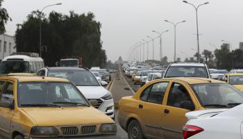 طرقات بغداد مليئة بالسيارات (صباح عرار/ فرانس برس)
