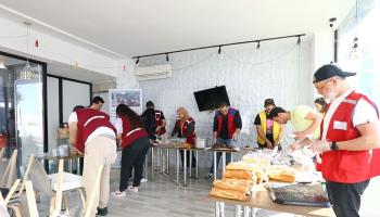 مطعم تونسي يقدم وجبات للمحتاجين (العربي الجديد)