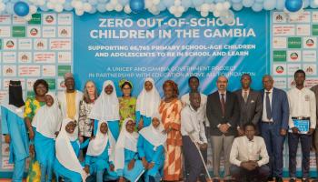 في خلال إطلاق مشروع لتعليم الأطفال في غامبيا (تويتر)