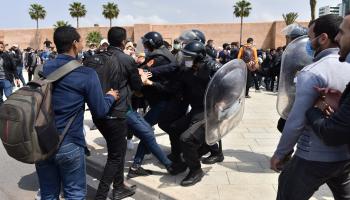 مواجهات عنيفة بين الشرطة وأساتذة محتجين في المغرب (جلال مرشدي/ الأناضول)
