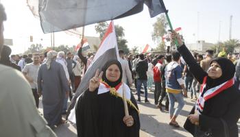 من تظاهرات الاثنين الماضي في بغداد (مرتضى السوداني/الأناضول)