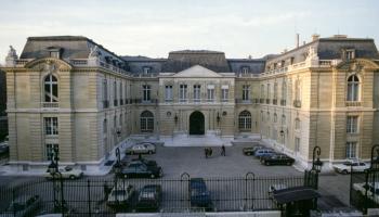 مقر منظمة التعاون الاقتصادي والتنمية OECD باريس (Getty)