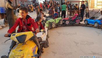 الملاهي الشعبية في مدينة الدانا السورية (عدنان الإمام)