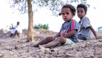 يواجه أطفال السودان في الأصل مشاكل كثيرة (فرانس برس)