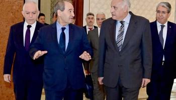وزير خارجية النظام السوري فيصل المقداد لدى وصوله الجزائر (فيسبوك) 