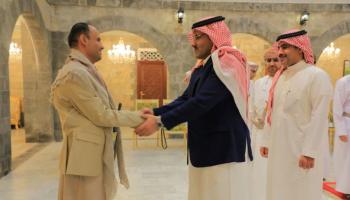 السفير السعودي في اليمن آل جابر مع المشاط في صنعاء (سبأ/تويتر)