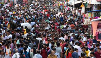 أعداد السكان تتزايد باضطراد في الهند (أشيش فايشناف/Getty)