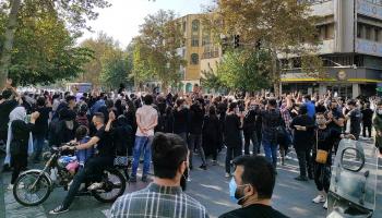 خلال تظاهرة في طهران مطلع تشرين الأول/ أكتوبر 2022 (Getty)
