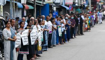متظاهرون في سريلانكا يطالبون بالعدالة لضحايا هجمات عيد الفصح بعد 4 أعوام (فرانس برس)