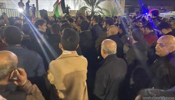 أردنيون يحتجون قرب السفارة الإسرائلية في عمان