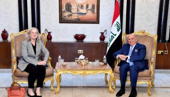 وزير الخارجية العراقي يستقبل سفيرة واشنطن آلينا رومانوسكي (الخارجية العراقية/ تويتر)