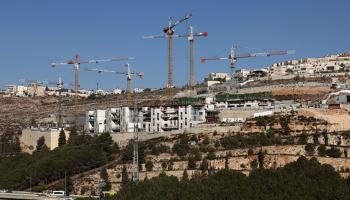 أعمال البناء في مستوطنة "رامات شلومو" في القدس المحتلة (Getty)
