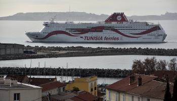 سفينة تونسية في ميناء مرسيليا الفرنسي (جيرار بوتينو/ Getty)