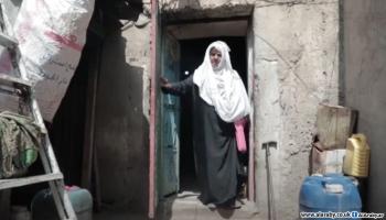 مريم امرأة يمنية ثمانينية تدعم مرضى نفسيين في تعز 1 (العربي الجديد)
