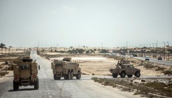 بات الجيش يكتفي بسيارات الجيب المصفحة (خالد دسوقي/فرانس برس)