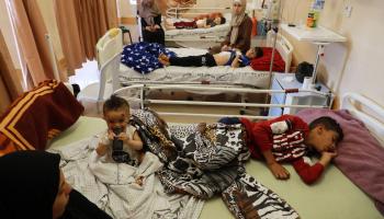 فلسطينيون في مستشفى في قطاع غزة (مجدي فتحي/ Getty)