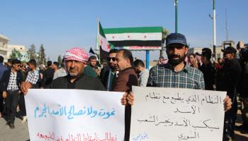 تظاهرة ضد الأسد في إدلب، إبريل الماضي (عارف وتد/فرانس برس)