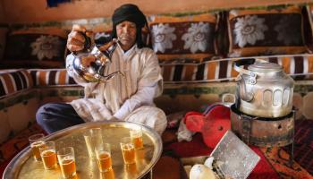 لاحتساء "أتاي" طقوس متوارثة في المغرب (Getty)