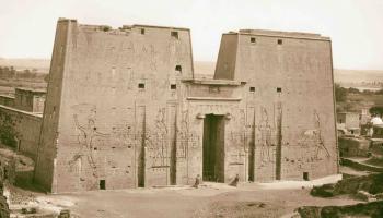 (صورة لمعبد إدفو الذي بناه البطالمة في صعيد مصر، Getty)