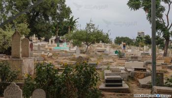 يفضل الغزيون دفن موتاهم في مكان واحد (محمد الحجار)