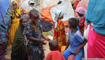 يعاني كثير من أطفال الصومال من سوء التغذية (العربي الجديد)