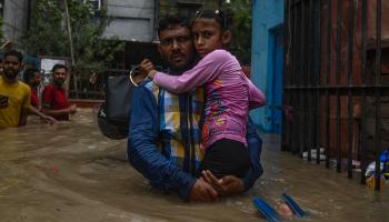 تضررت آلاف العائلات من فيضانات نيودلهي (كبير جاهانجياني/Getty)