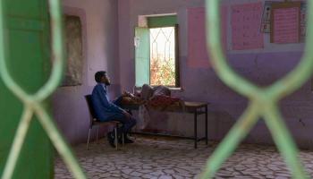 يصعب أن ينجو مرضى السرطان في السودان من الحرب (فرانس برس)