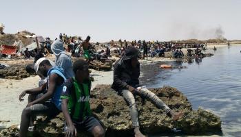 مهاجرون مبعدون من صفاقس إلى الحدود التونسية الليبية 2 (أسوشييتد برس)