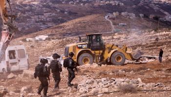 يواصل الاحتلال الاستيلاء على أراضي الفلسطينيين (مأمون وازوز/الأناضول)