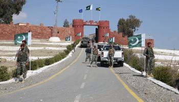 جنود باكستانيون على الحدود مع أفغانستان، مارس 2022 (محمد سميح أوغورلو/الأناضول)