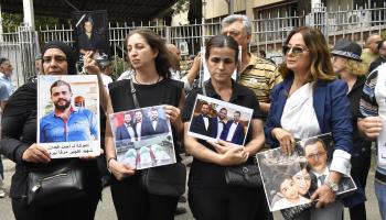 يطالب أهالي ضحايا انفجار مرفأ بيروت بالعدالة (حسام شبارو/الأناضول)