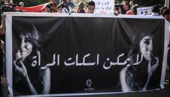 أنماط متفاقمة من العنف ضد المرأة المصرية (أحمد إسماعيل/ الأناضول)