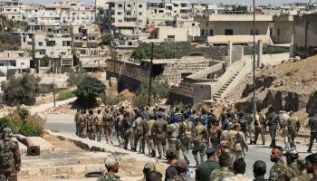 نزوح كثيف للسوريين في طفس بريف درعا بعد اقتراب قوات الأسد