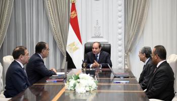 تكرار قطع الكهرباء في مصر يزيد من أزماتها (الصورة من الرئاسة المصرية)