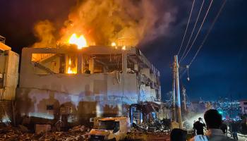 تتأثر الحرائق باستمرار مخالفات السلامة العامة (محمد فلال إبراهيم/ الأناضول)