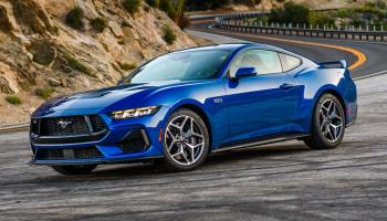 2024-ford-mustang-gt-exterior-front-quarter