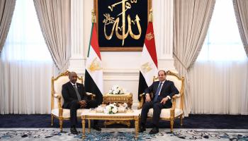 السيسي يستقبل البرهان (الرئاسة المصرية/فيسبوك)