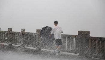 تستعد الصين لأضرار إعصار جديد هذا الصيف (Getty)