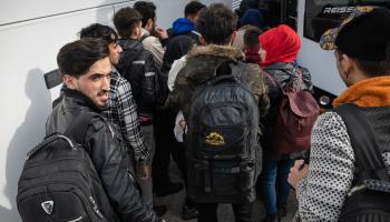 يبحث آلاف الشبان السوريين عن فرصة للهجرة (دييغو كوبولو/Getty)