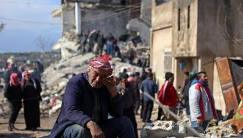 دمر الزلزال مئات من بيوت السوريين (عارف وتد/فرانس برس)