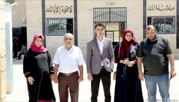 ياسين أسامة تلميذ سوري متفوق مع عائلته في شمال سورية (العربي الجديد)