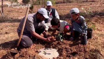 ناشط بيئي يعيد الحياة لغابة المرقب الليبية