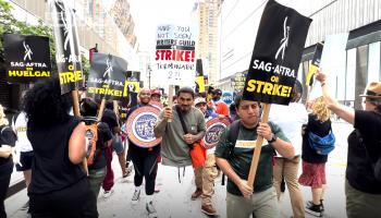 ماذا يقول كتّاب وممثلون في هوليوود لـ"العربي الجديد" عن إضرابهم؟