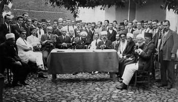 صورة تذكارية للمشاركين في المؤتمر الأول للمسلمين الألبانيين في 1923 