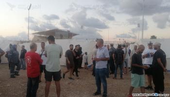 خيام الصليب الأحمر في جوار ملعب صيدا البلدي (العربي الجديد)